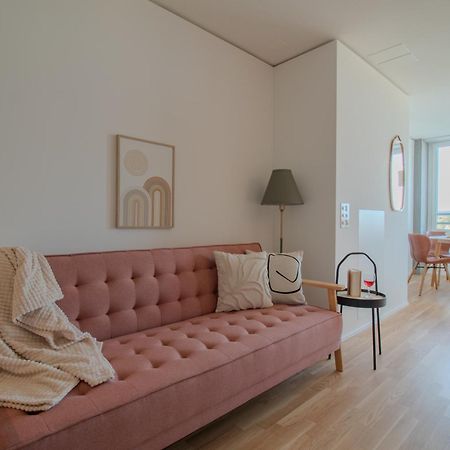 Loewe Apartments Am Rheinfall Нойгаузен-ам-Райнфалль Екстер'єр фото