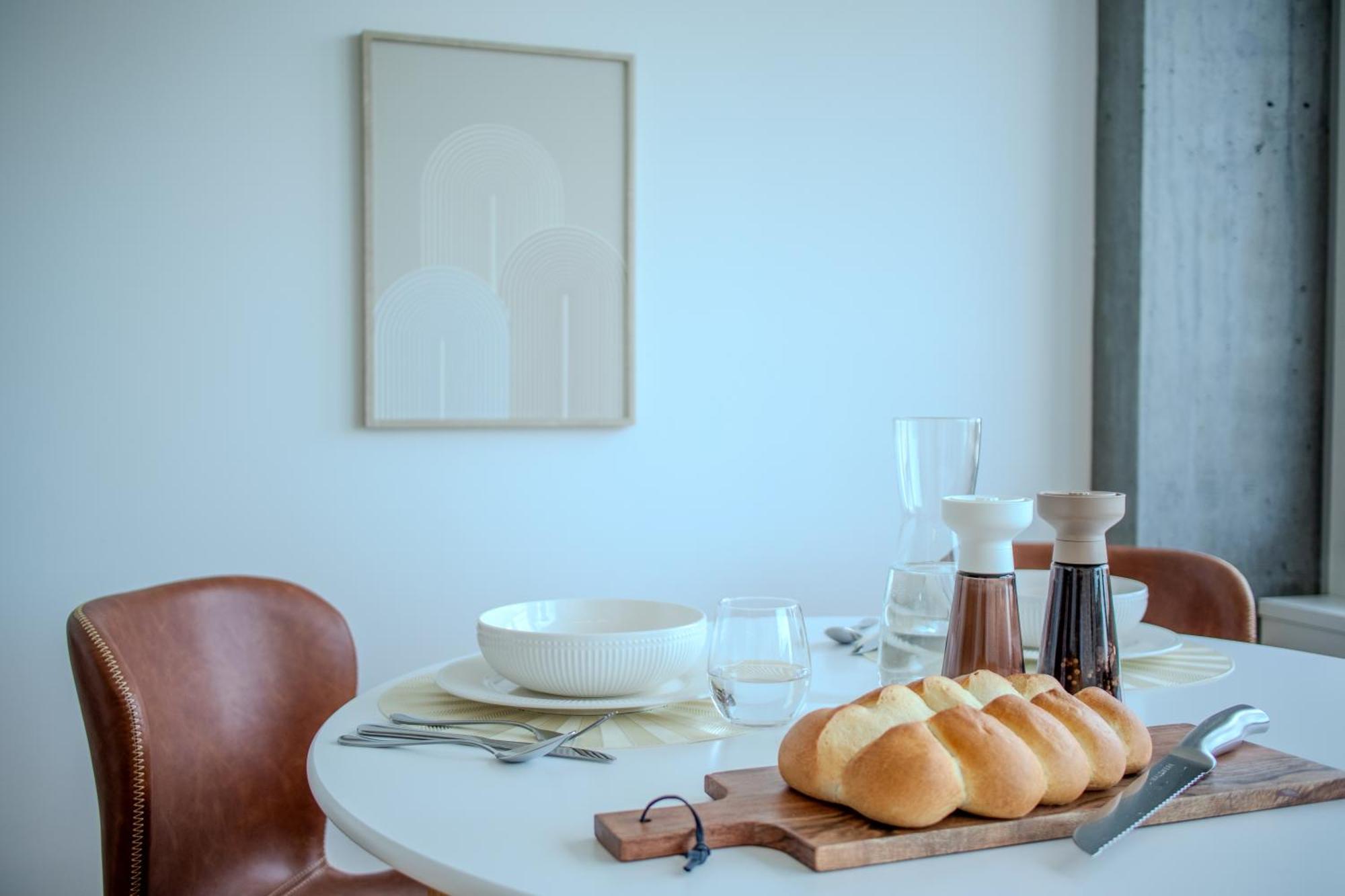 Loewe Apartments Am Rheinfall Нойгаузен-ам-Райнфалль Екстер'єр фото